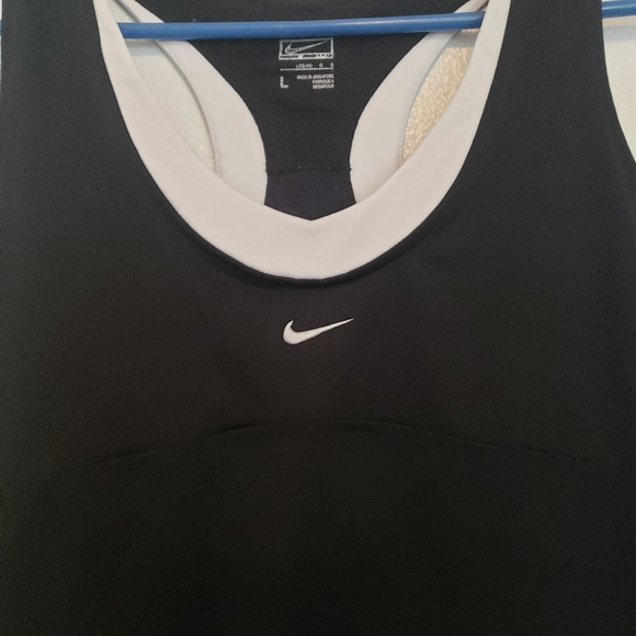 Nike Black Crop Built-in Bra Workout Racerback Tank Top - Picture 3 of 7